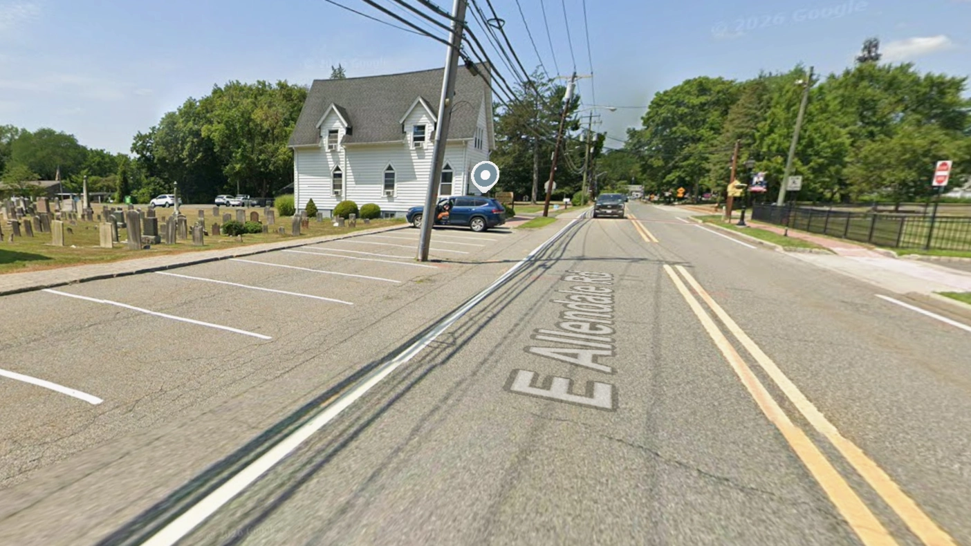 The entrance to the Center for Mind Body Balance at 96 Allendale Road in Saddle River, NJ, home of Grief Unbound
