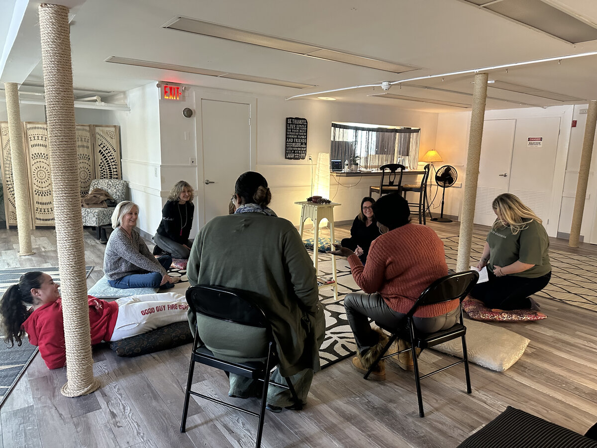 Grief Unbound clinician-facilitated support group meeting in Bergen County NJ